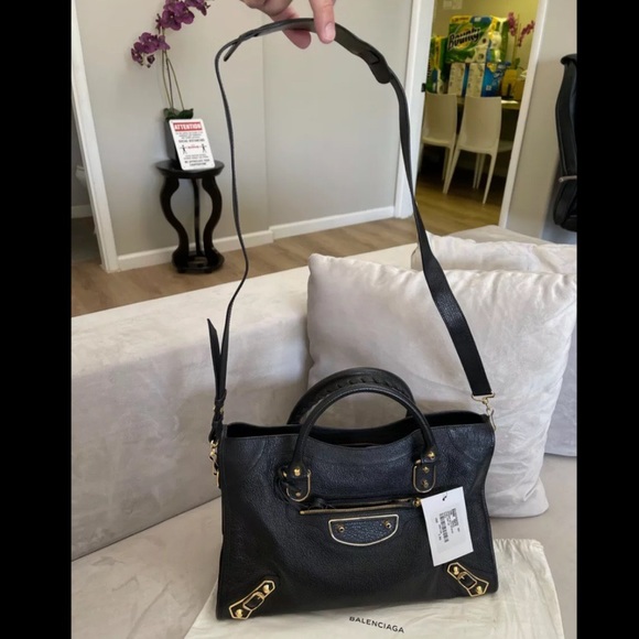 ❣️BRAND NEW BALENCIAGA HANDBAG❣️ - Picture 2 of 6